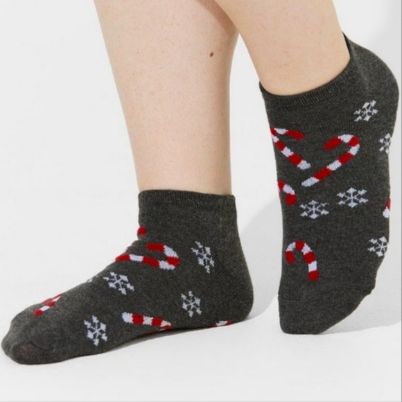 ❤️NWT VINTAGE TORRID 5 PAIRS WIDE SOCKS - CHRISTMAS SOCKS - SKULLS STARS WIDE WW - Picture 1 of 11